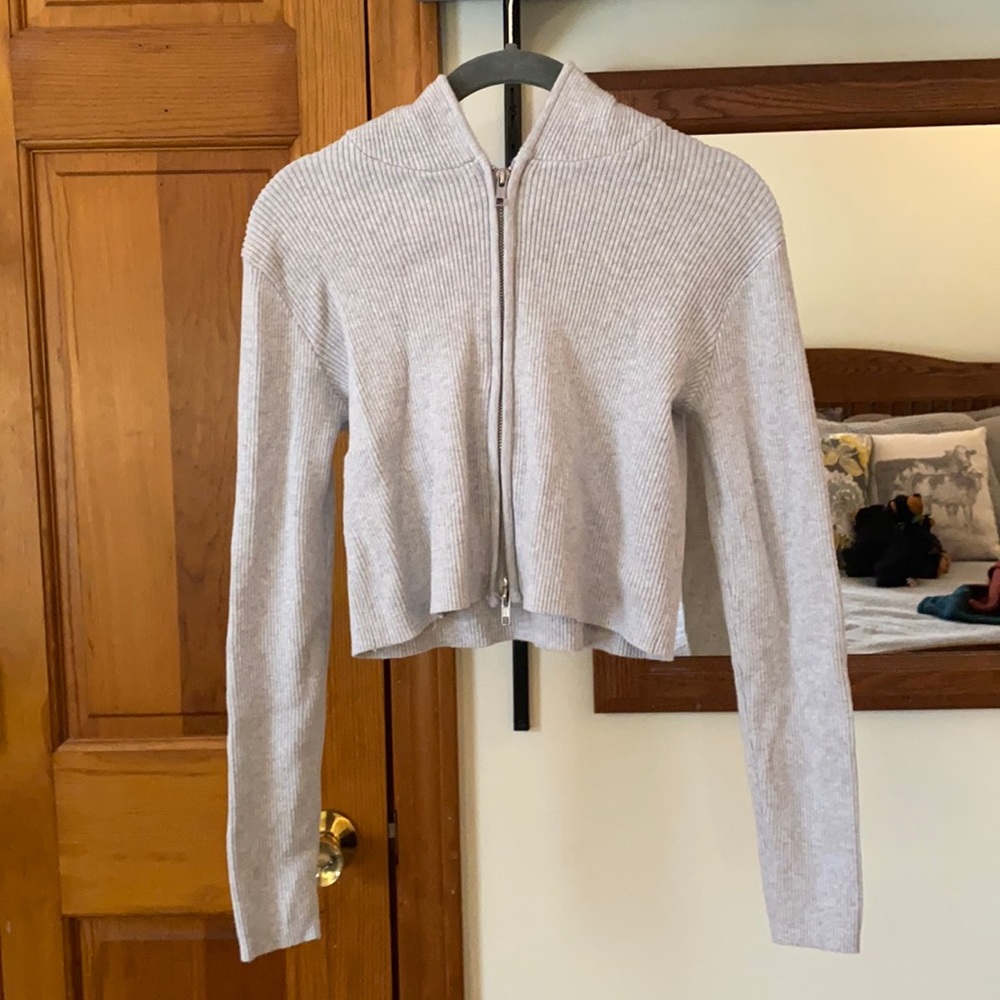 Cropped zip up